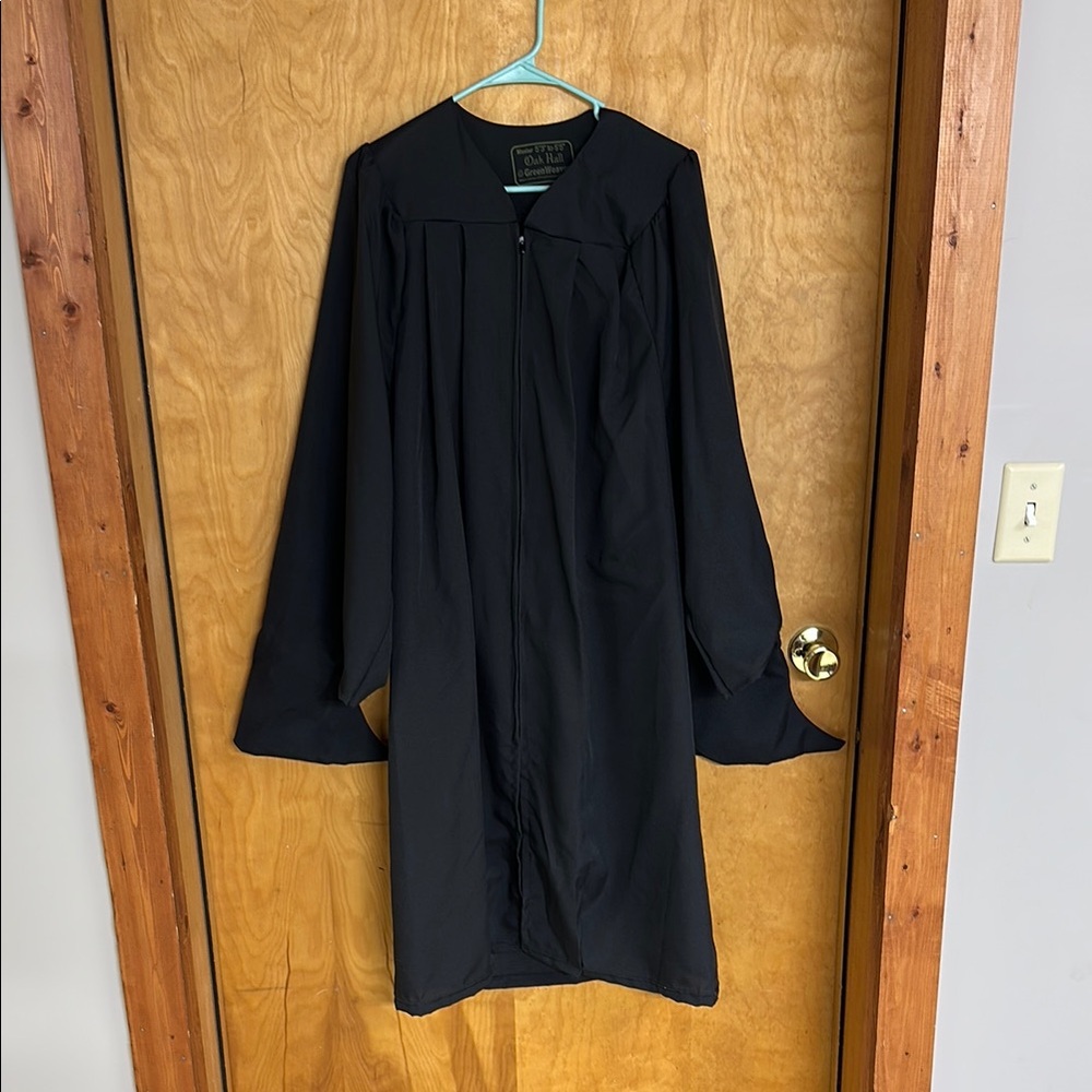 Oak Hall Master Graduation Gown